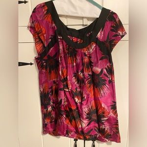100% Silk floral top by Classiques Entier. XL